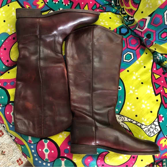 Melissa Button 2 - Picture 7 of 15